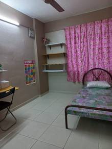 Room in Alma, PNG