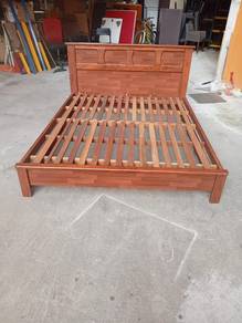 Queen bed