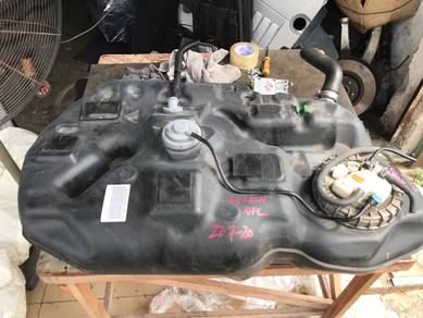 No 22-7-20 Lexus CT200h Zwa10 NFL Fuel Tank Jpn