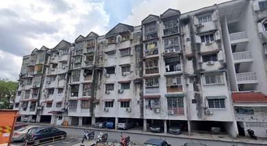 Apartment For Sale in Garden Tower