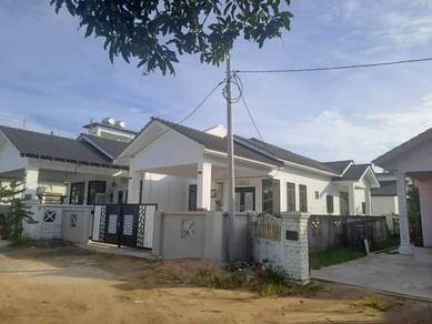 Semi-Detached House For Sale in Paka,TRG