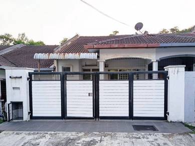 1-storey Terraced House For Sale in Seri Kembangan,SGR