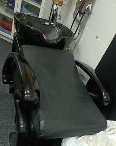 Barber Saloon Items