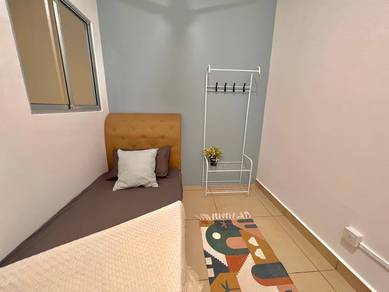Room in Bukit Jalil, KUL