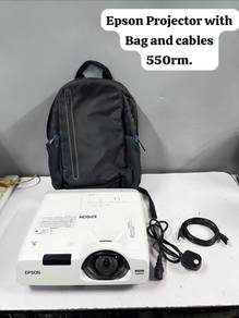 Epson Projector with Bag and cables 550rm
