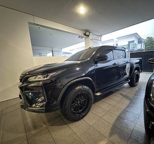Toyota Hilux BLACK EDITION in Kuching, SWK