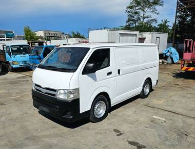 Toyota Hiace Panel Van Green Engine 2.5 Turbo
