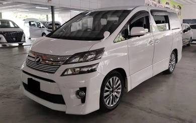 Toyota Vellfire Z GOLDEN EYES in Puchong, SGR