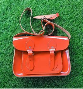 The Cambridge Original leather satchel sling bag