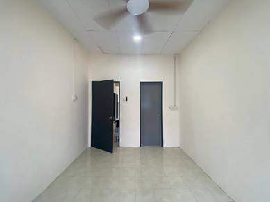 1-storey Terraced House For Sale in Banting,SGR