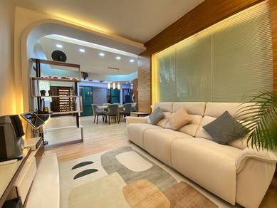 Condominium For Sale in Gold Coast