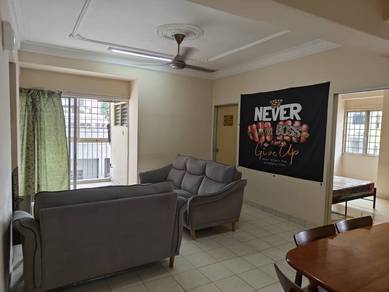Condominium For Rent in Menara Pelangi