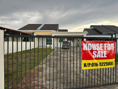 Semi-Detached House For Sale in Miri,SWK