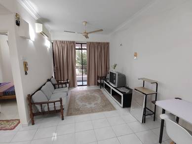 Condominium For Rent in E-Park Condominium