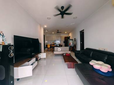 Condominium For Sale in Bay Laurel @ Country Garden Danga Bay