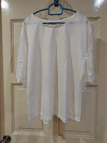 lantern lace sleeve