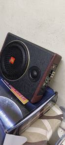 J B L 8" Underseat Car Subwoofer 600w (Leather)