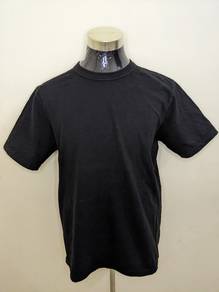 tshirt uniqlo plain crew neck XL