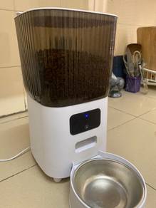 Automatic Cat Feeder