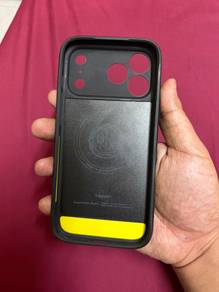 Spigen iPhone 17 Pro Max Rugged Armor