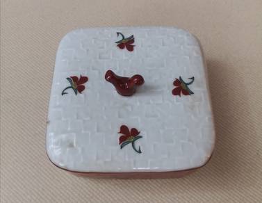 Square pottery trinket box bird holder
