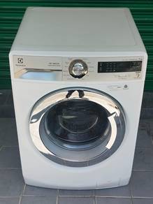 9-kg Electrolux inverter front load hot washer