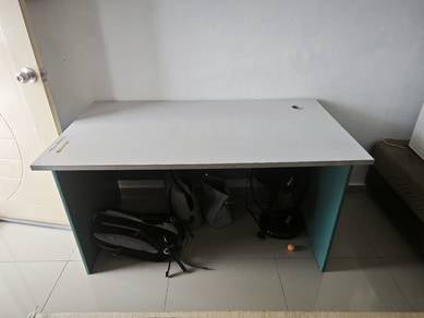 Meja Pejabat 