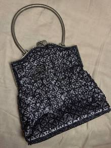 Vintage beads clutch 