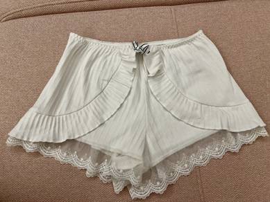 women white short