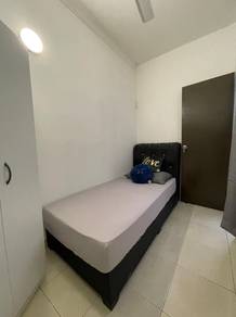 Room in Bukit Beruntung, SGR