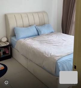 queen bed like new