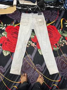 seluar jeans signature levi saiz 33