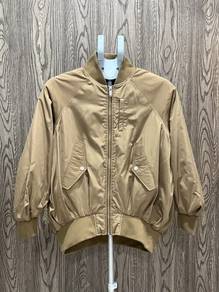 MU5518	Bomber Jacket GU X Undercover