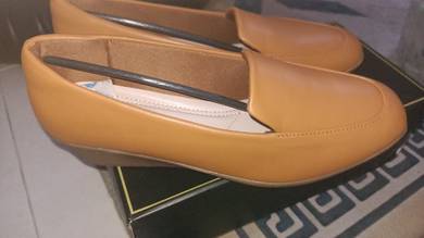 Wedges heels
