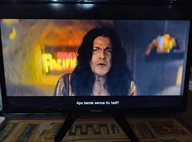 Samsung 32inch LED Tv + Playstation One 