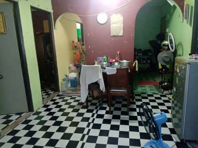 Flat For Sale in Seri Kembangan Apartment (Bkt Beruntung)