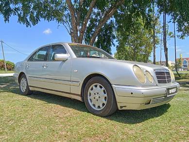 Mercedes Benz 200E in Kuantan, PHG