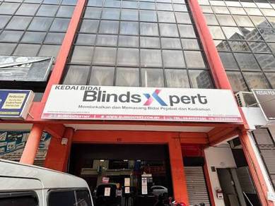 Installer Blinds Curtain