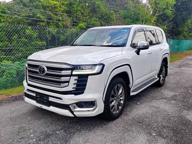 Toyota Land Cruiser ZX in Damansara, KUL