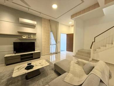 Semi-Detached House For Sale in Setia Alam,SGR