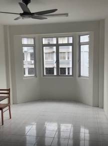 Flat For Sale in Damai Court