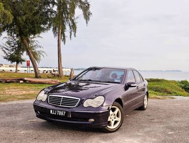 Mercedes Benz C200 200 K AVANTGARDE (CBU) in Old Klang Road, KUL