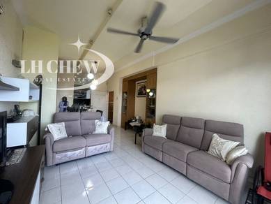 Condominium For Sale in Parkview Towers