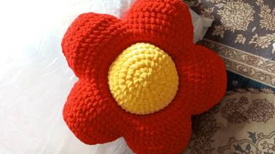 Bantal Bunga Crochet