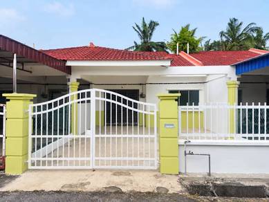 1-storey Terraced House For Sale in Parit Raja,JHR