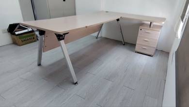 YE43AB Meja Pengurus Tulis Pejabat 7 X 5.5 Feet