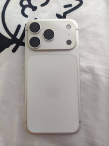 " Iphone 17 Pro 256 GB / Full Set / Apple Warranty