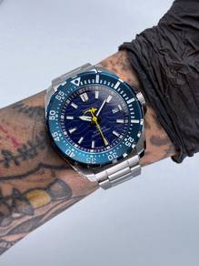Custom Seiko Mod 42mm Dark Blue Wave Yellow Shark