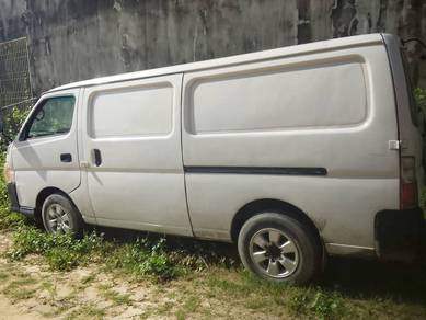 Nissan urvan 2011