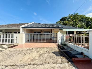 Semi-Detached House For Sale in Miri,SWK